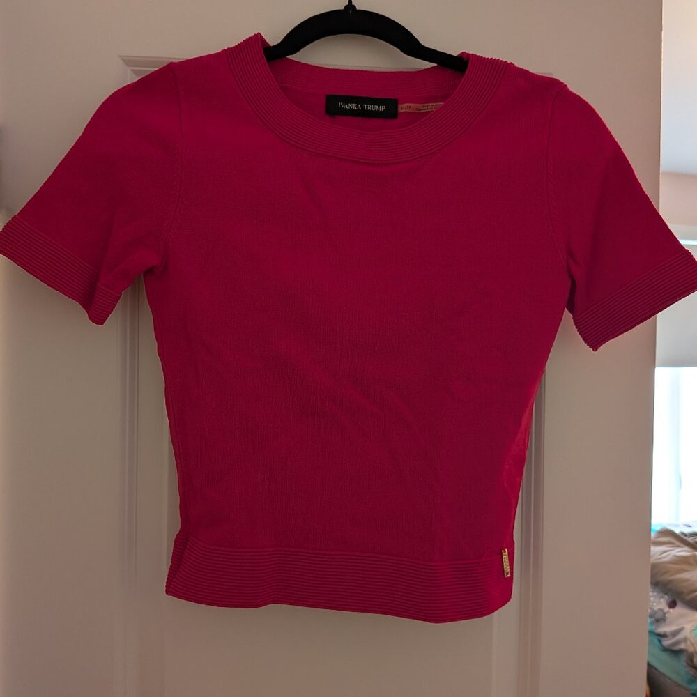 Short sleeve sweater